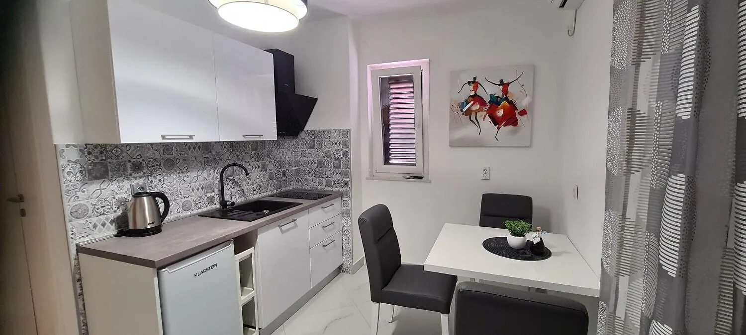 Apartments Dari Sali